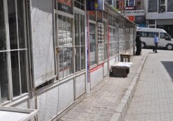 Özalp’ta Kepenkler Açılmadı