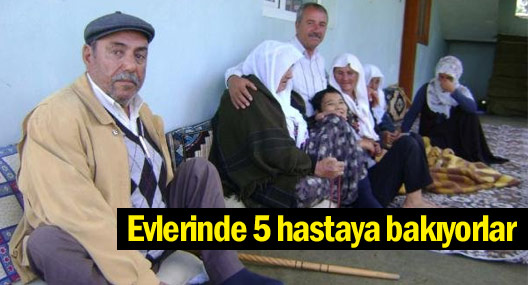 Evlerinde 5 hastaya bakıyorlar