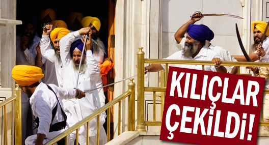 Tapınakta kılıçlı kavga