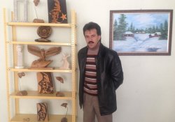 Taş Ve Ağaca Şekil Veriyor
