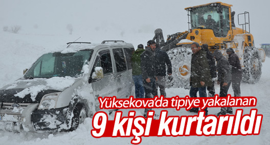 Yüksekova'da mahsur kalan vatandaşlar kurtarıldı