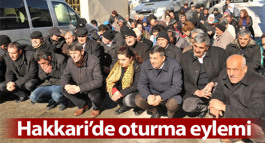 Hakkari'de oturma eylemi yapıldı