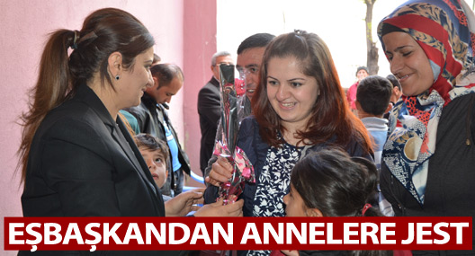 Hakkari belediyesinden anneler günü kutlaması