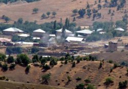 Derecik'te üs bölgesine saldırı