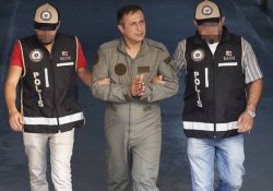 İzmir'de 15 asker tutuklandı