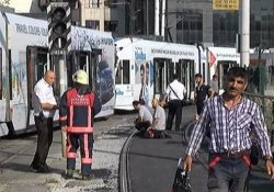 İstanbul'da tramvay raydan çıktı