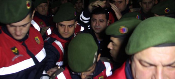 Demirtaş davasında erteleme kararı