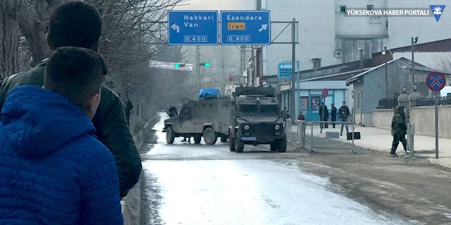 Yüksekova'da şüpheli paket fünye ile patlatıldı