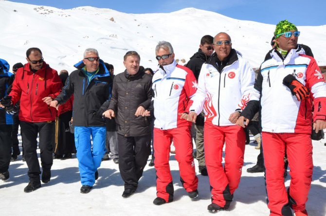 Hakkari'de Kar Festivali