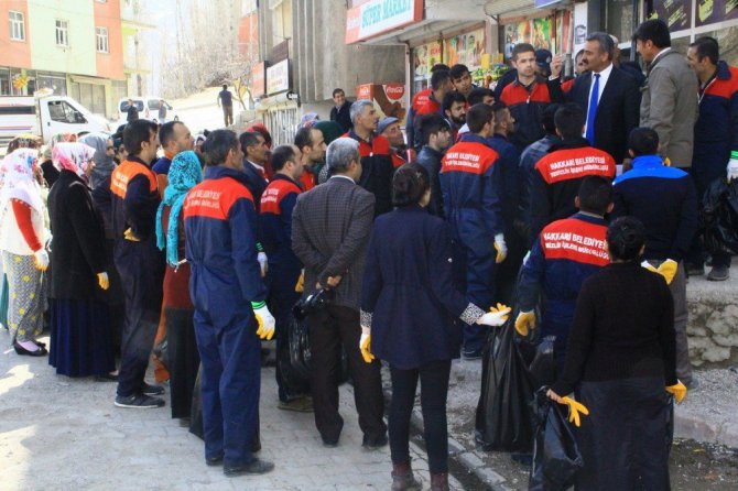 Hakkari’de çevre temizliği