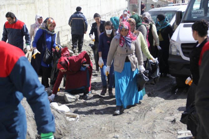 Hakkari’de çevre temizliği