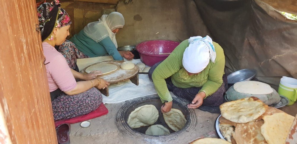 Köylü kadınların bayram hazırlığı