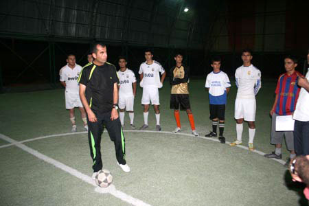 Hakkari turnuvasının ilk maçı başladı 14