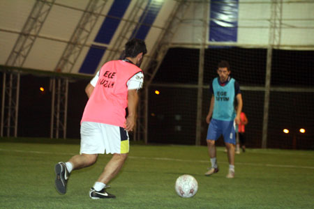 Hakkari turnuvasının ilk maçı başladı 2