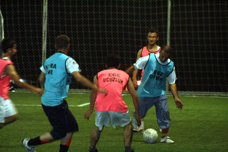 Hakkari turnuvasının ilk maçı başladı 27