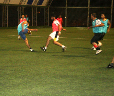 Hakkari turnuvasının ilk maçı başladı 40