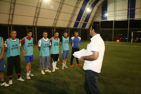 Hakkari turnuvasının ilk maçı başladı 5