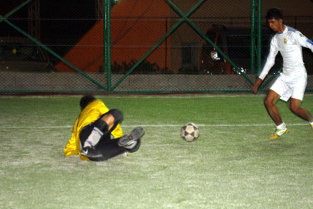 Hakkari turnuvasının ilk maçı başladı 6