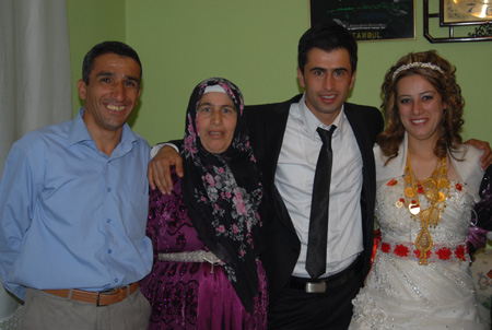 Yüksekova Düğünleri - Foto Galeri - 25  Eylül 2011 220