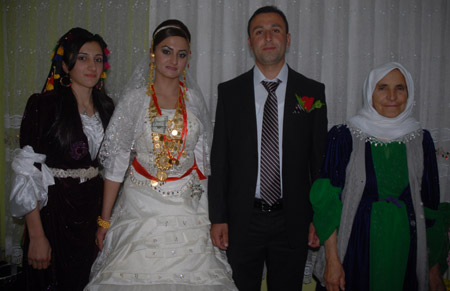 Yüksekova Düğünleri - Foto Galeri - 2 Ekim 2011 213
