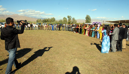 Yüksekova Düğünleri - Foto Galeri - 2 Ekim 2011 76