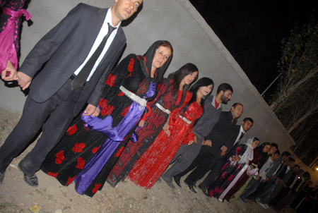 Yüksekova Düğünleri - Foto Galeri - 8 Ekim 2011 136