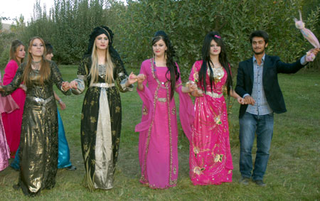 Yüksekova Düğünleri - Foto Galeri - 8 Ekim 2011 19