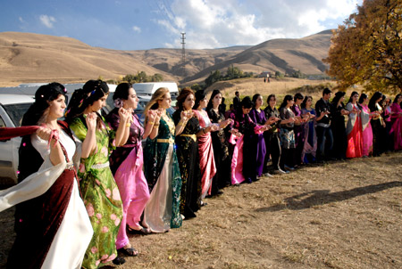 Yüksekova Düğünleri 10-16 Ekim 2011 84
