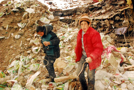 Deprem bölgesinde çocuk kareleri 24