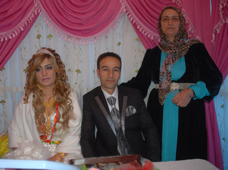 Yüksekova Düğünleri 19-20 Kasım 2011 58