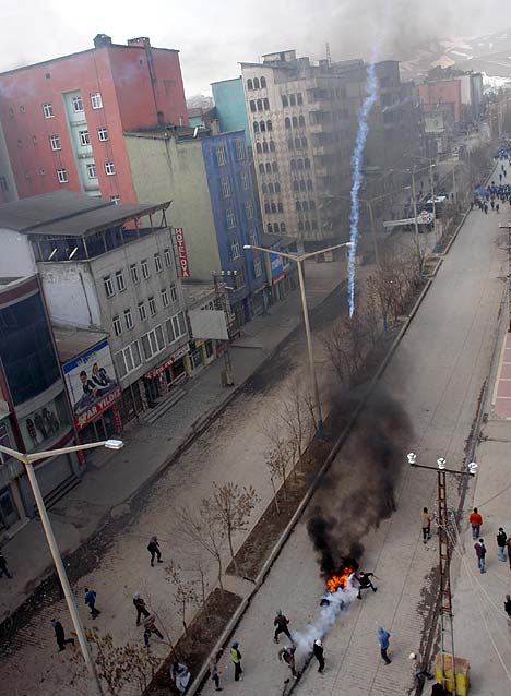 Yüksekova'da Newroz Gerginliği 10
