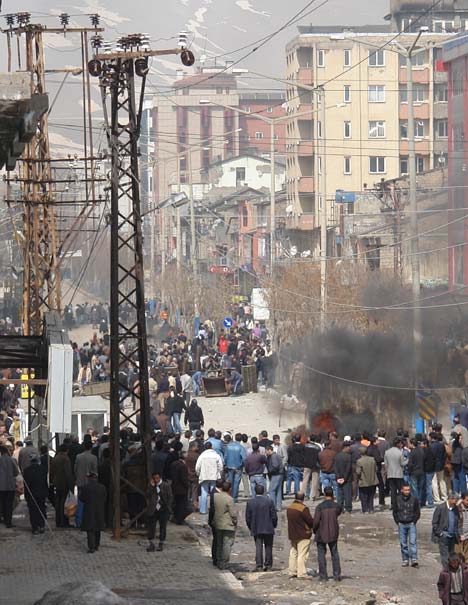 Yüksekova'da Newroz Gerginliği 26
