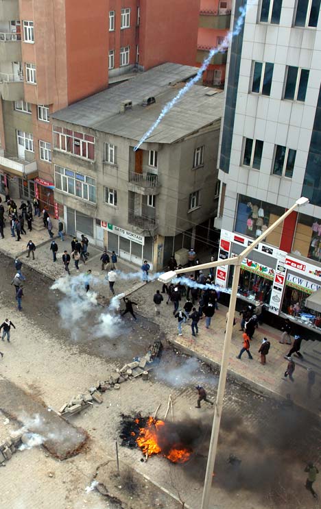Yüksekova'da Newroz Gerginliği 28