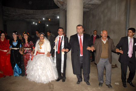 Yüksekova Düğünleri 26-27Kasım 2011 28