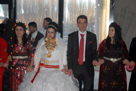 Yüksekova Düğünleri 26-27Kasım 2011 49