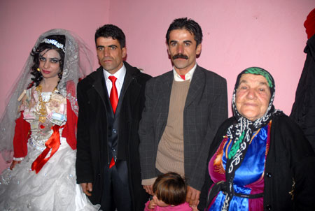 Yüksekova Düğünleri 04 Aralık 2011 25