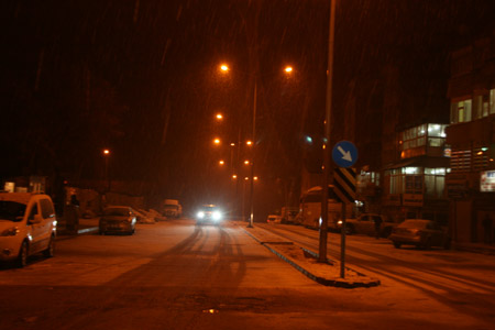 Hakkari'de karlı bir gece 14