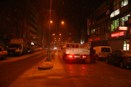 Hakkari'de karlı bir gece 19