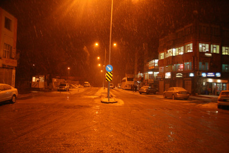 Hakkari'de karlı bir gece 3