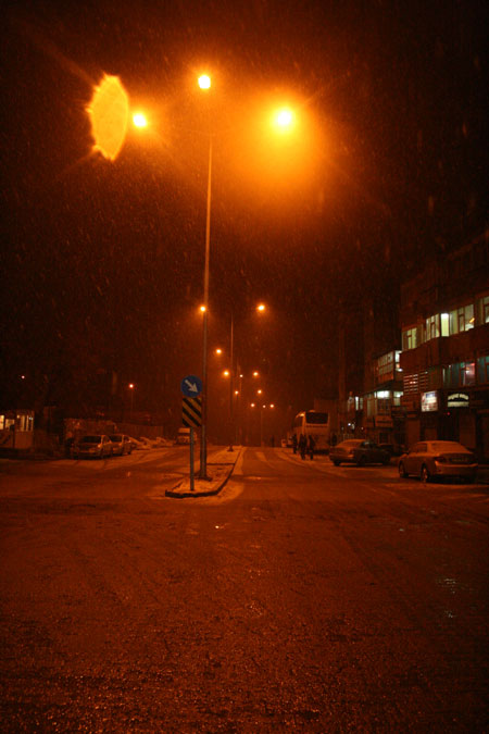 Hakkari'de karlı bir gece 8