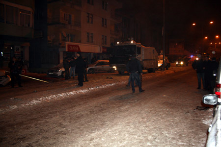 Hakkari'de patlama 25