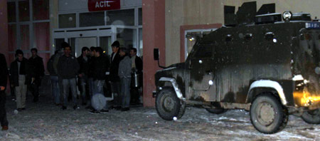 Hakkari'de patlama 48