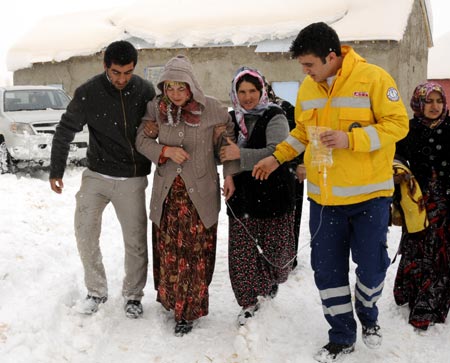 6 saatlik kurtarma operasyonundan fotoğraflar - Yüksekova 24