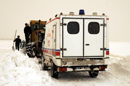 6 saatlik kurtarma operasyonundan fotoğraflar - Yüksekova 31