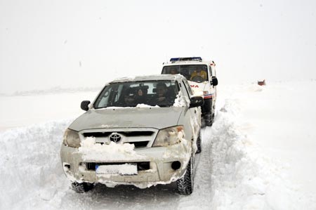 6 saatlik kurtarma operasyonundan fotoğraflar - Yüksekova 7