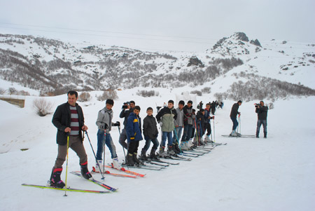 Şemdinli'de kayak tesisi açıldı 1