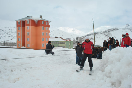 Şemdinli'de kayak tesisi açıldı 12