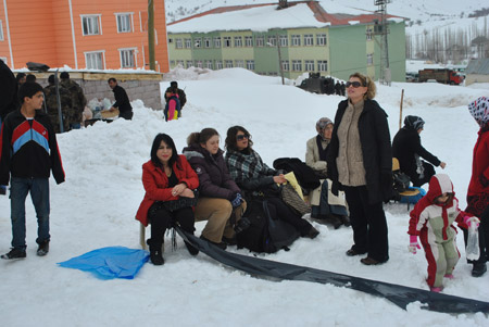 Şemdinli'de kayak tesisi açıldı 27