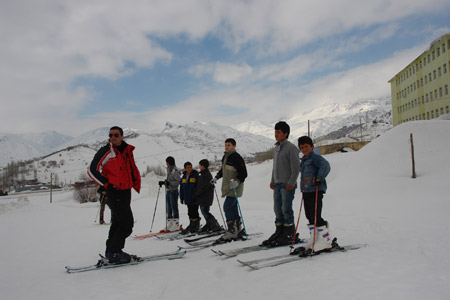 Şemdinli'de kayak tesisi açıldı 75