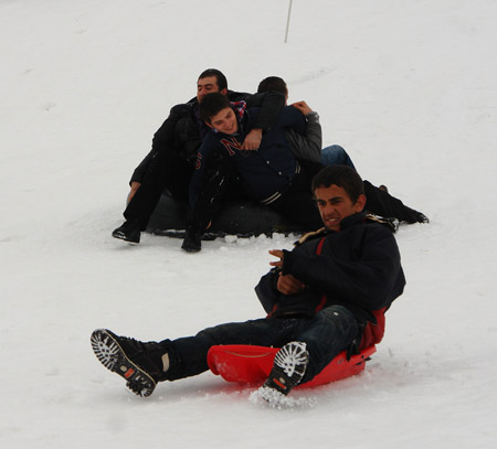 Şemdinli'de kayak tesisi açıldı 77